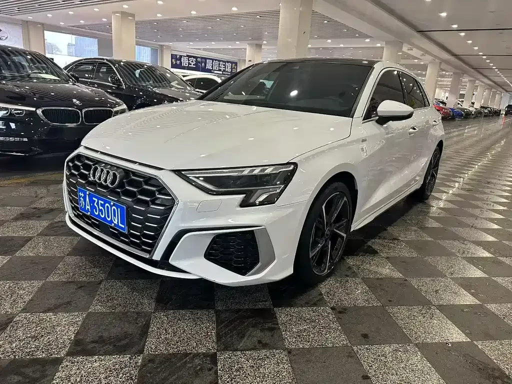 Audi A3 — фото 1