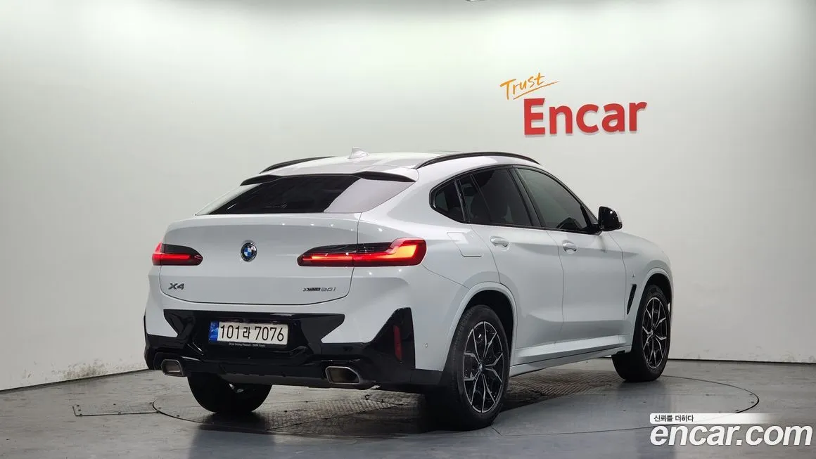 BMW X4 — фото 4