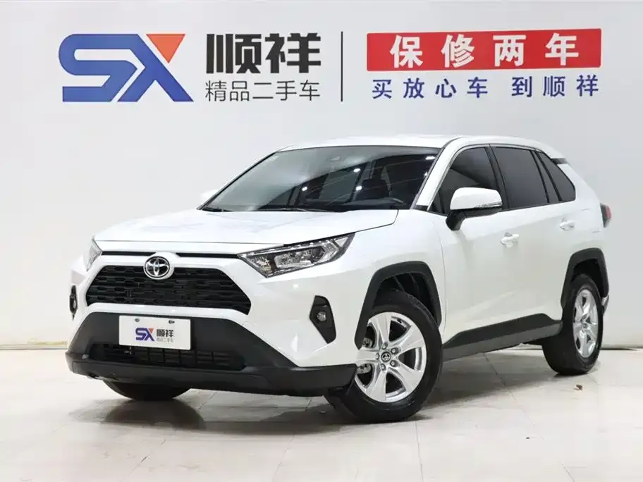 Toyota RAV4 — фото 1