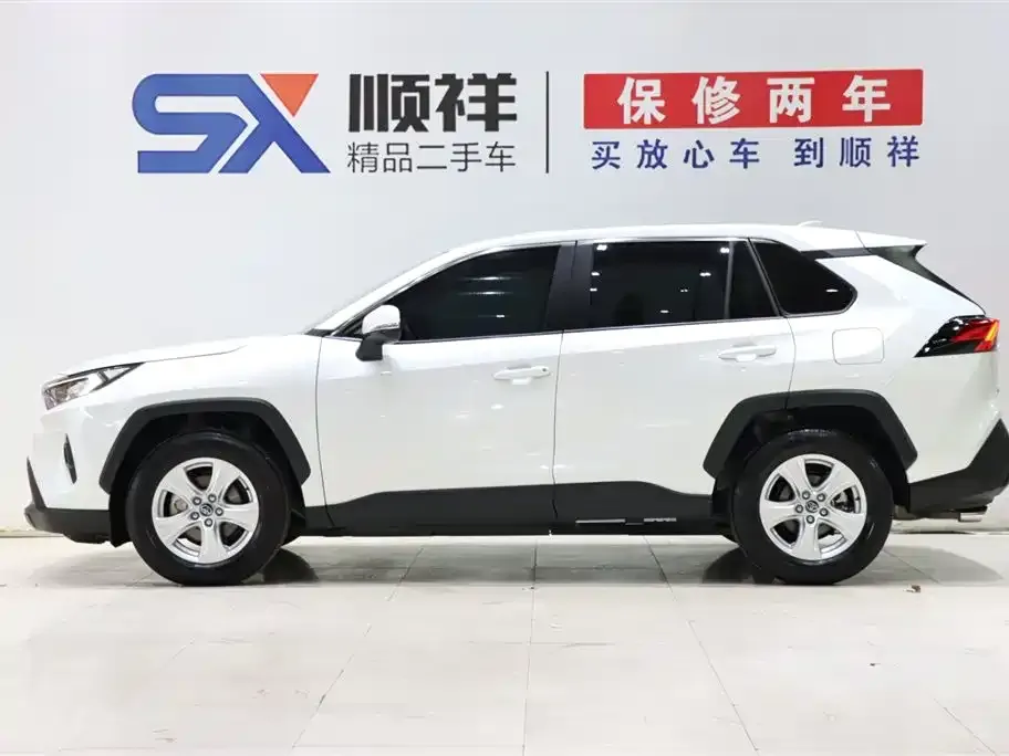 Toyota RAV4 — фото 3