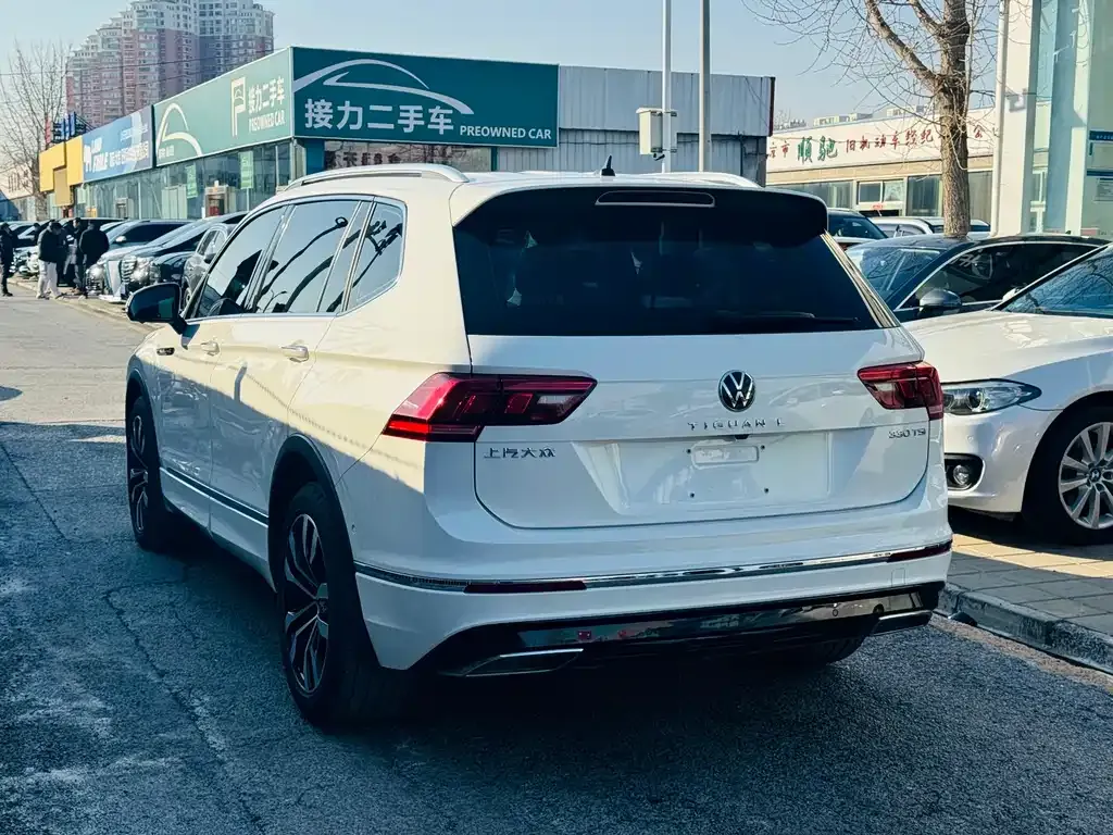 Volkswagen Tiguan L — фото 4