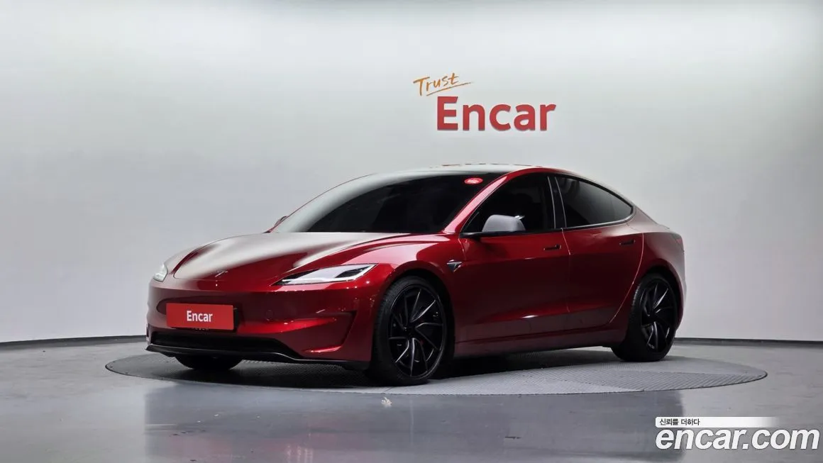 Tesla Model 3 — фото 1