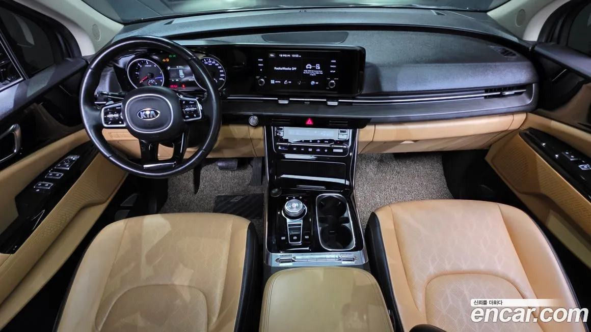 Kia Carnival — фото 10
