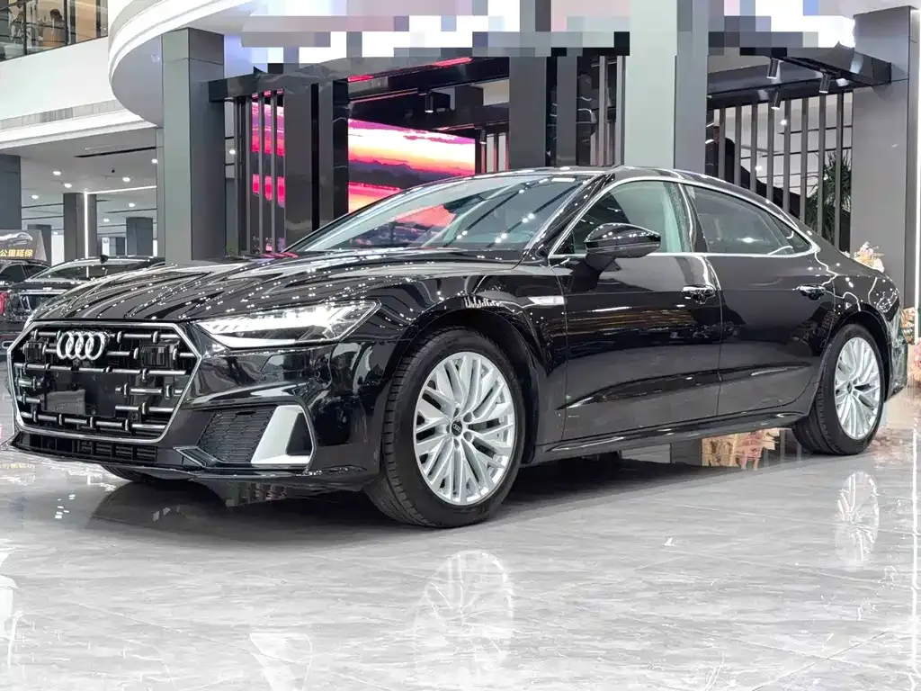 Audi A7L — фото 1