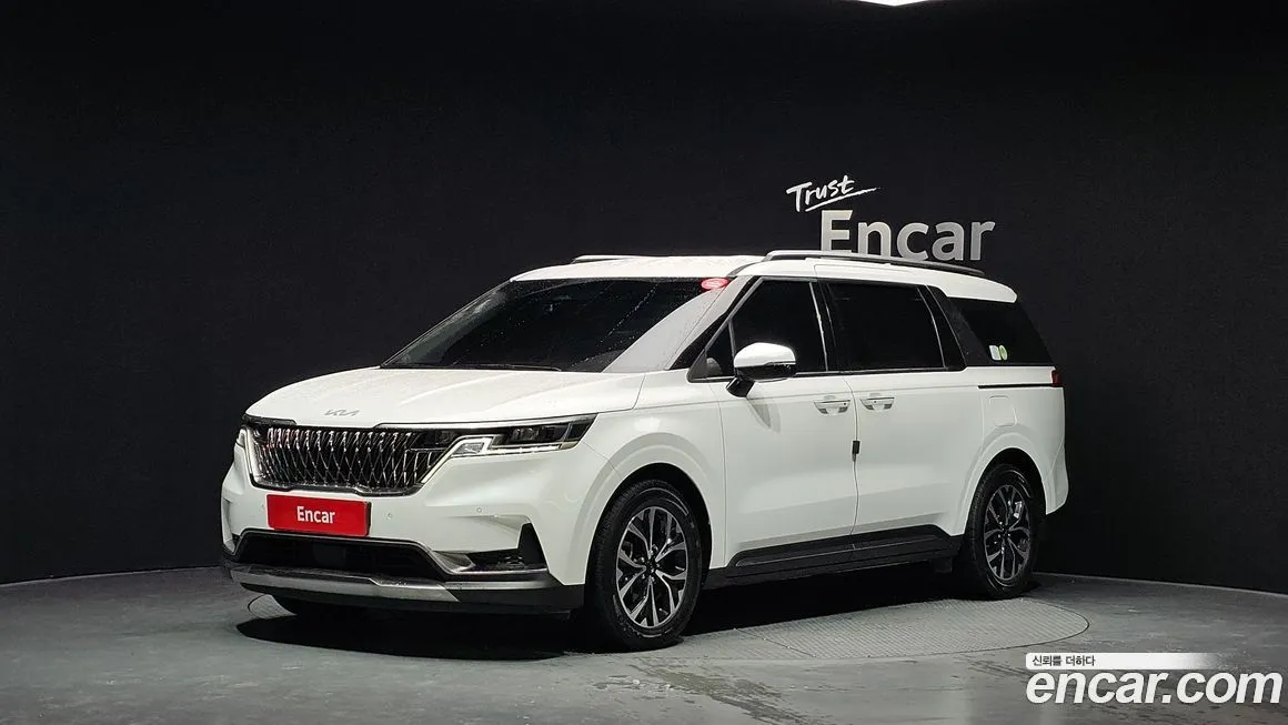 Kia Carnival — фото 1