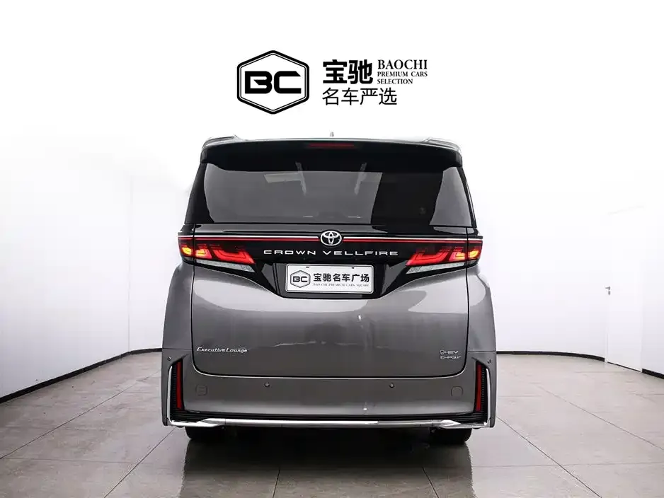 Toyota Vellfire — фото 2