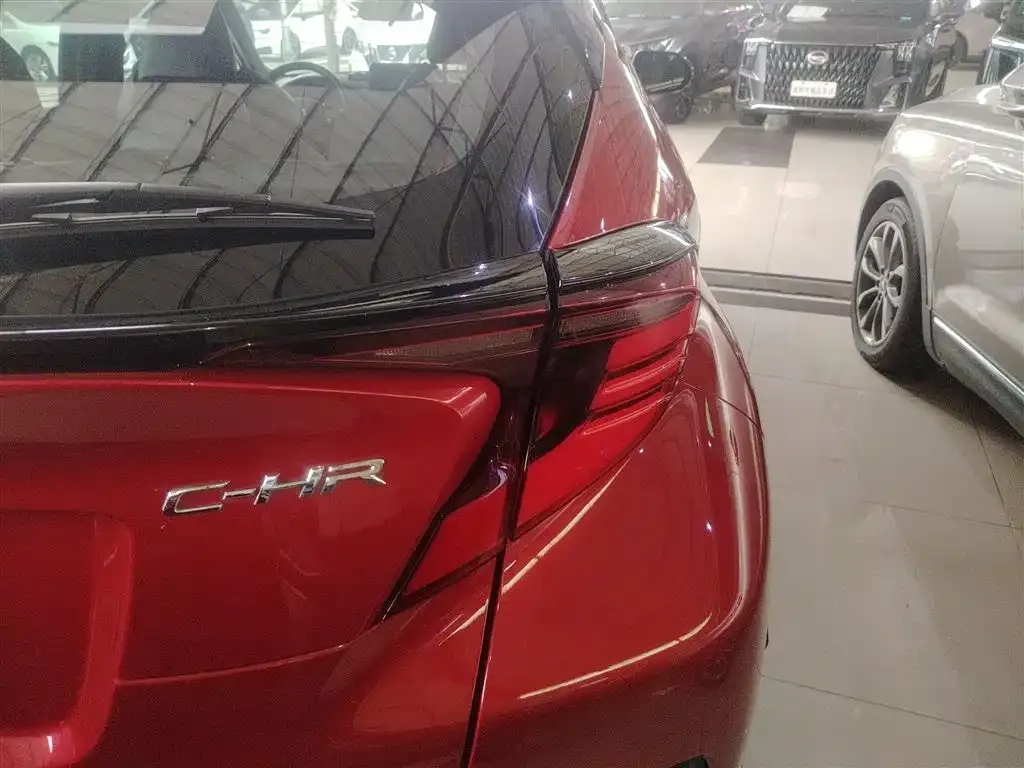 Toyota C-HR — фото 6