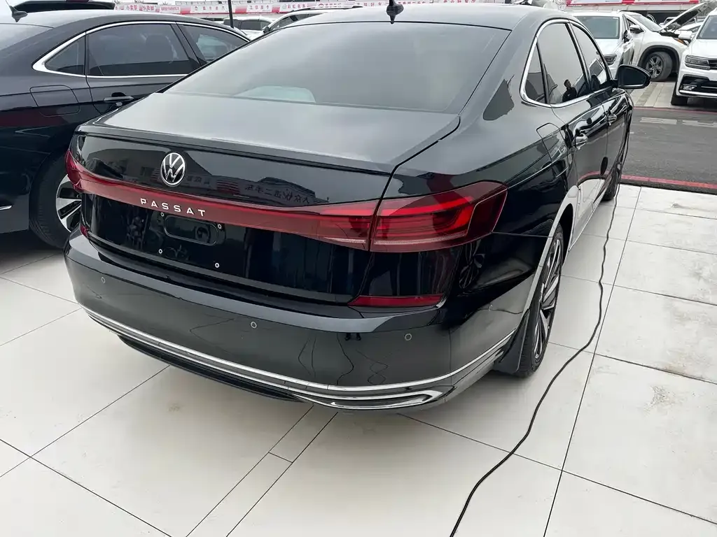 Volkswagen Passat — фото 4
