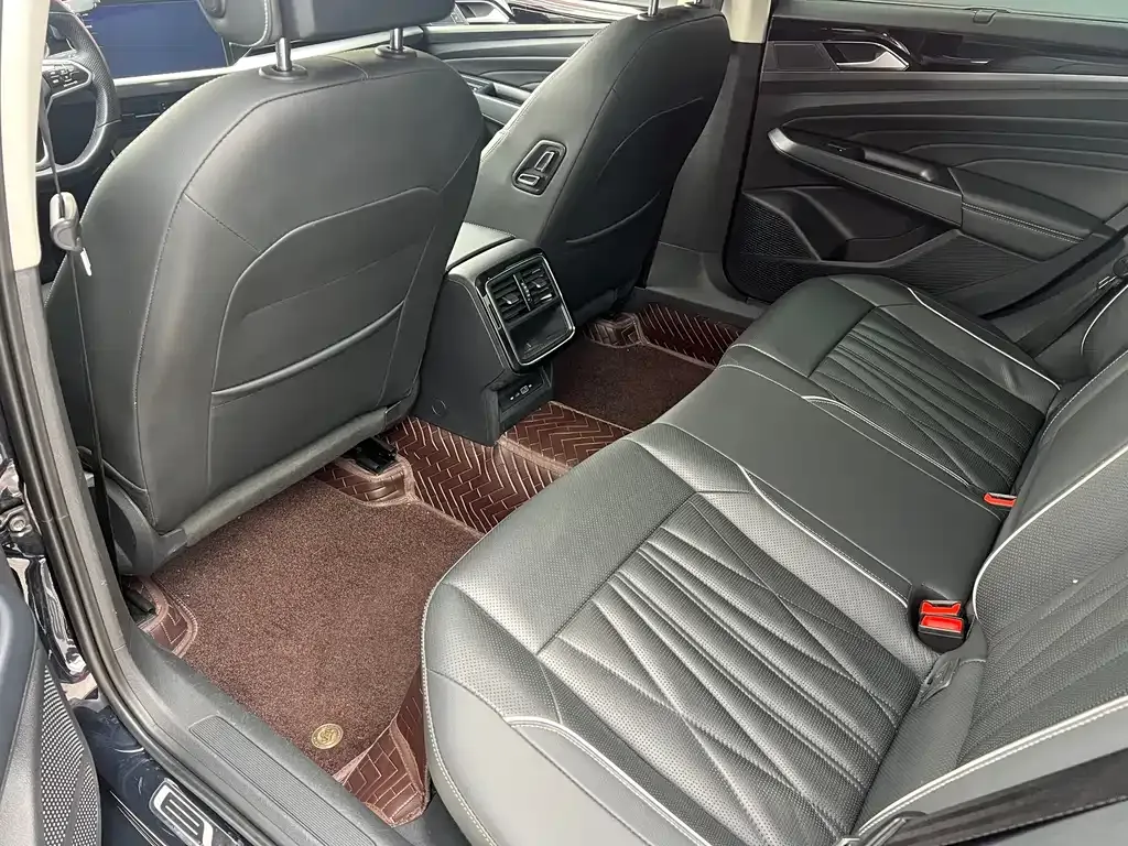 Volkswagen Passat — фото 9