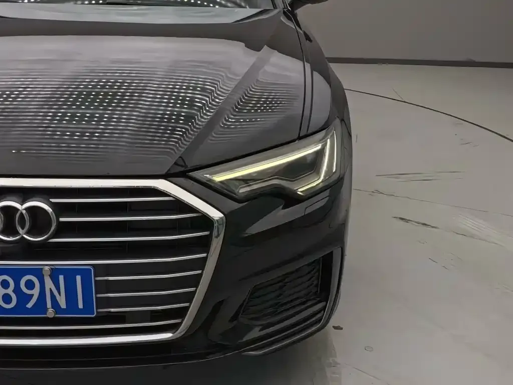 Audi A6L — фото 10
