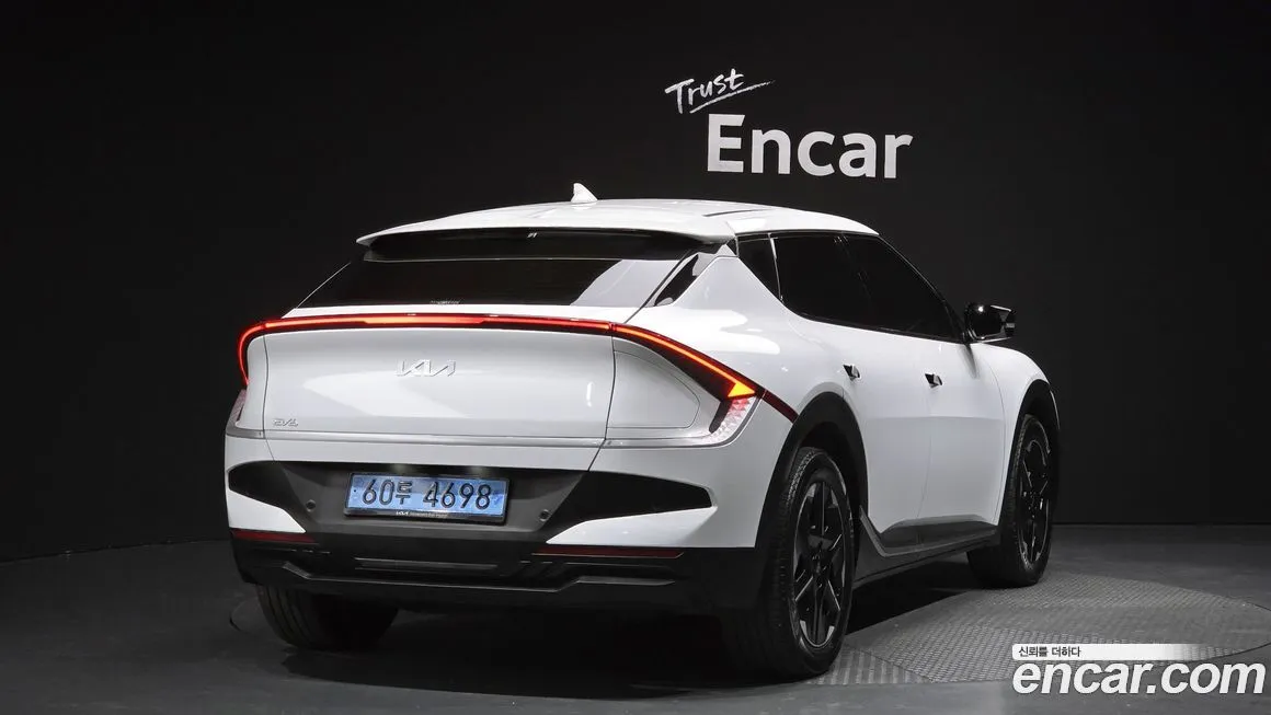 Kia EV6 — фото 10