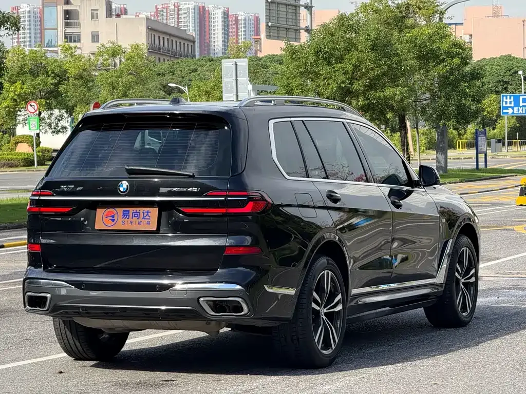 BMW X7 — фото 9