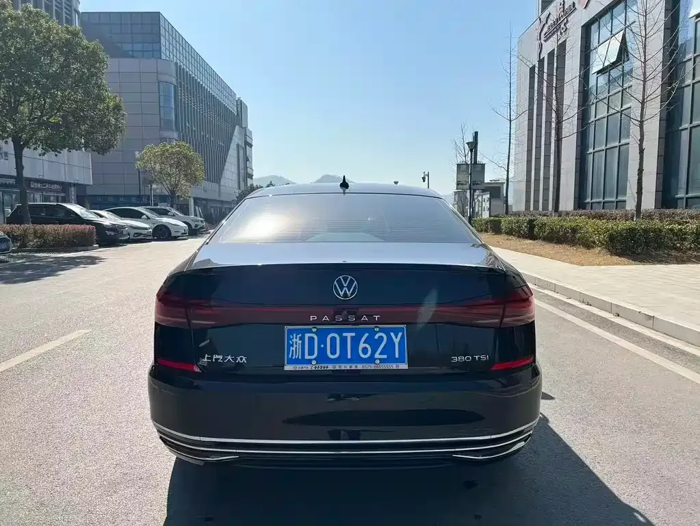 Volkswagen Passat — фото 2