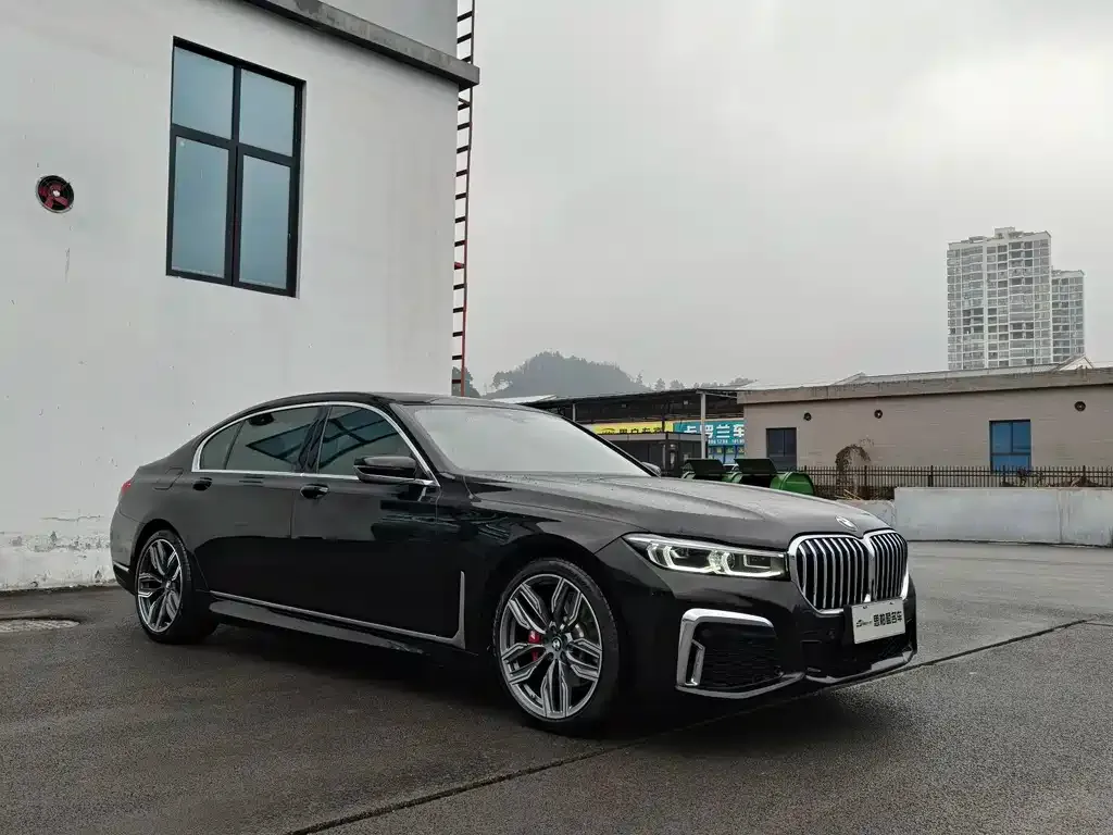 BMW 7 Series — фото 2