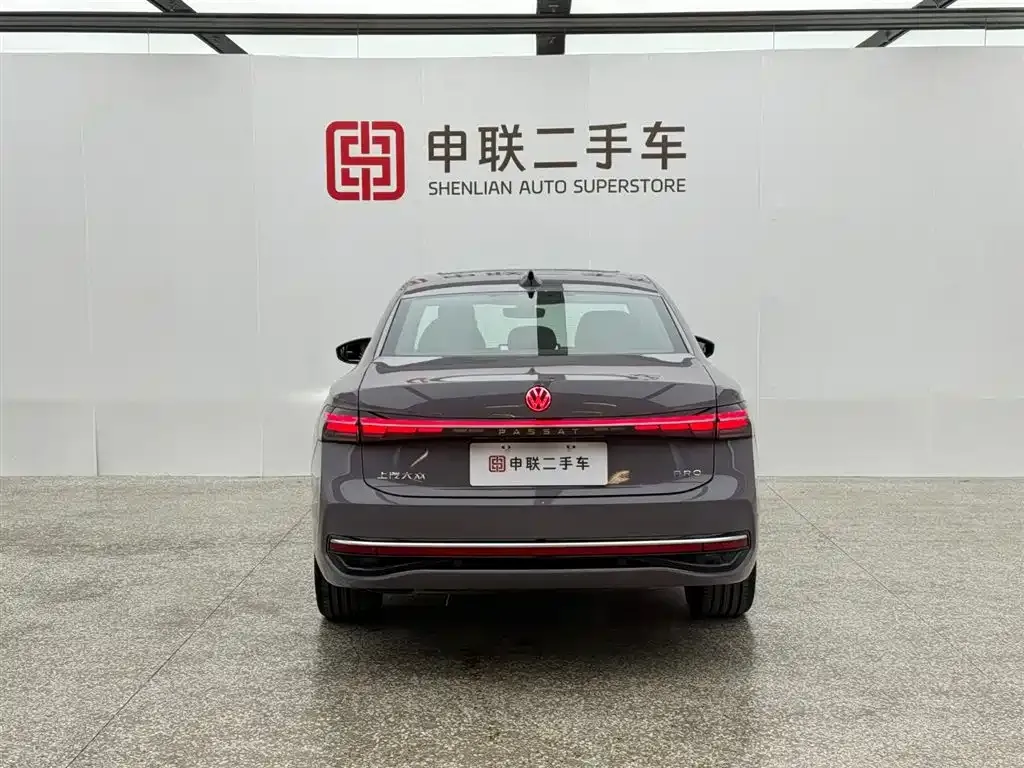 Volkswagen Passat — фото 1
