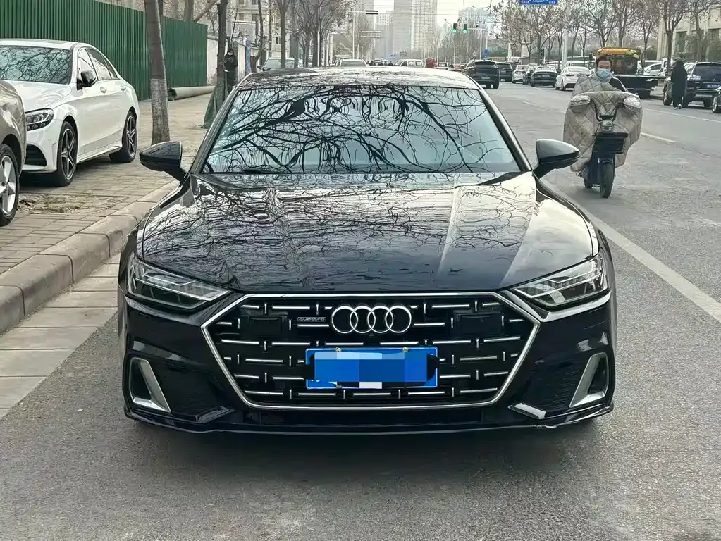 Audi A7L — фото 9