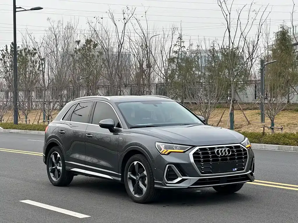 Audi Q3 — фото 10