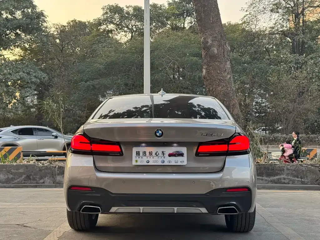 BMW 5 Series — фото 10
