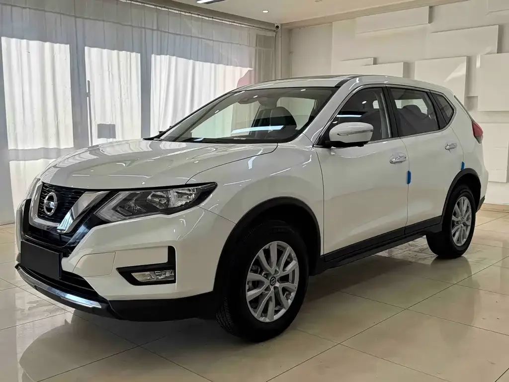 Nissan X-Trail — фото 1