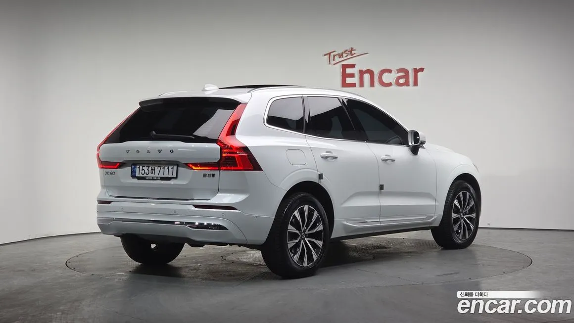 Volvo XC60 — фото 3