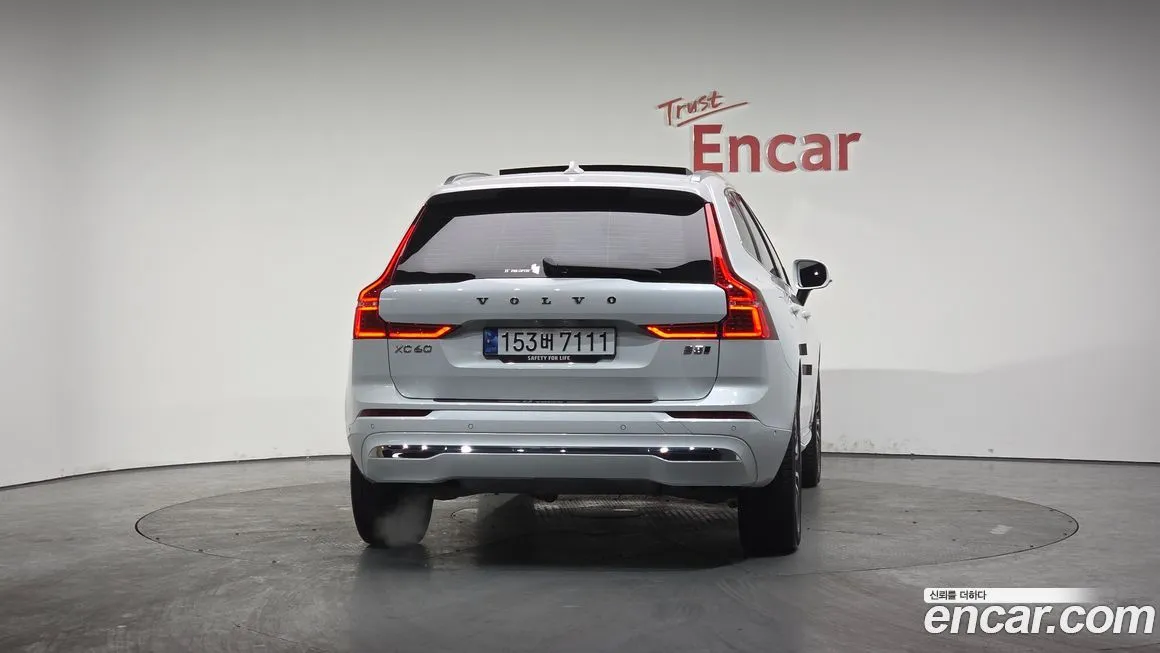 Volvo XC60 — фото 7