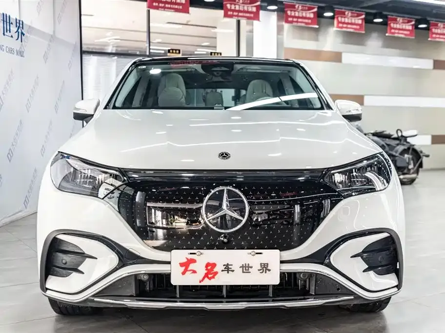 Mercedes-Benz EQE SUV — фото 6