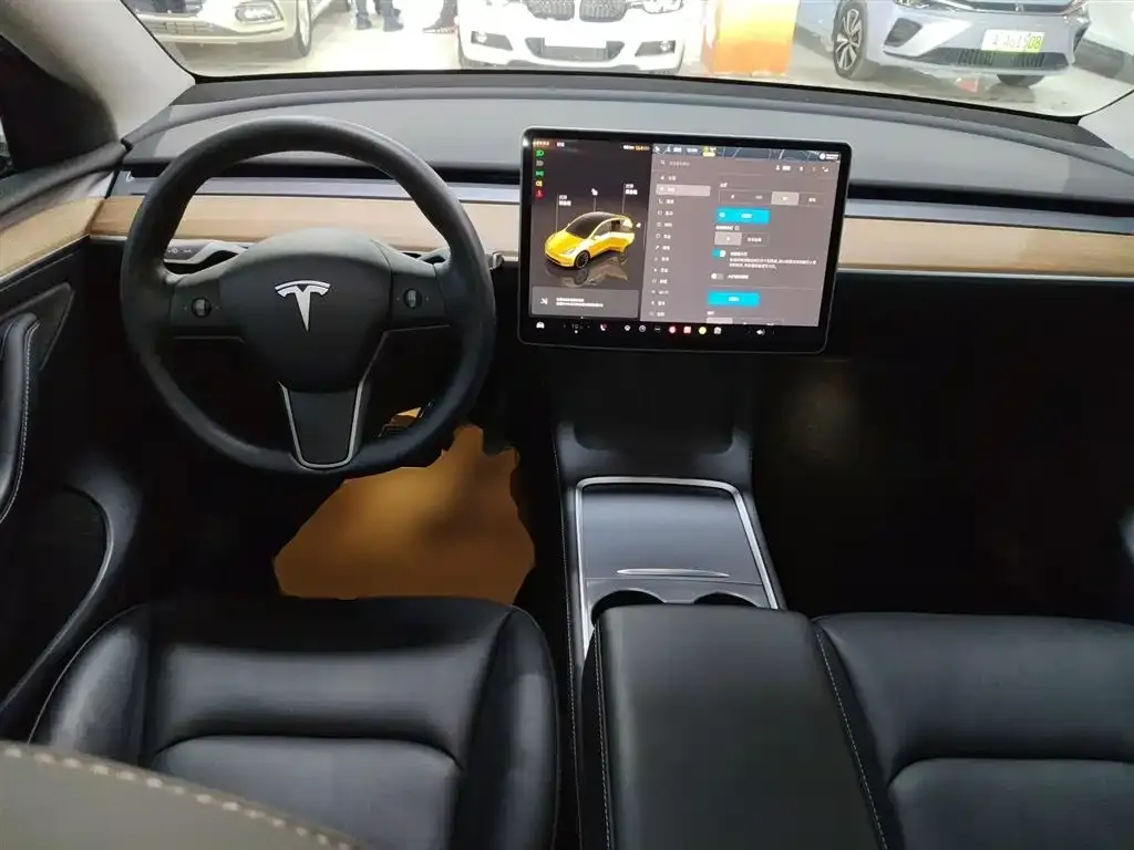 Tesla Model Y — фото 2