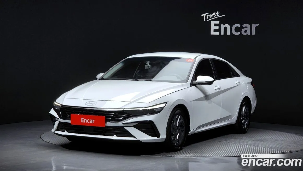 Hyundai AVANTE — фото 1
