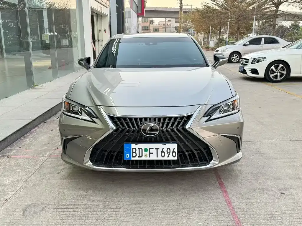 Lexus ES — фото 4