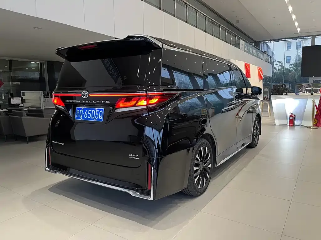 Toyota Vellfire — фото 7