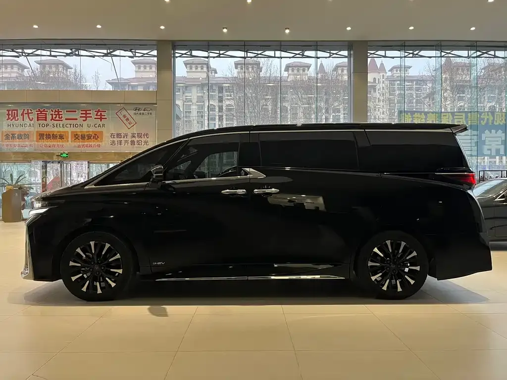 Toyota Vellfire — фото 3