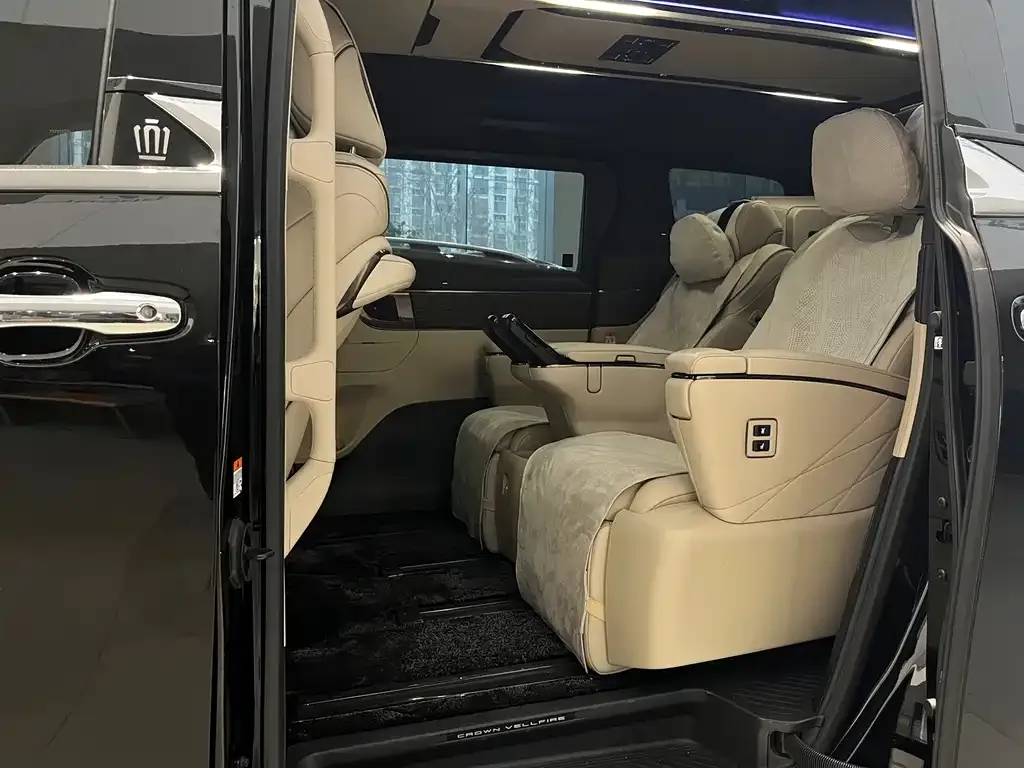 Toyota Vellfire — фото 6