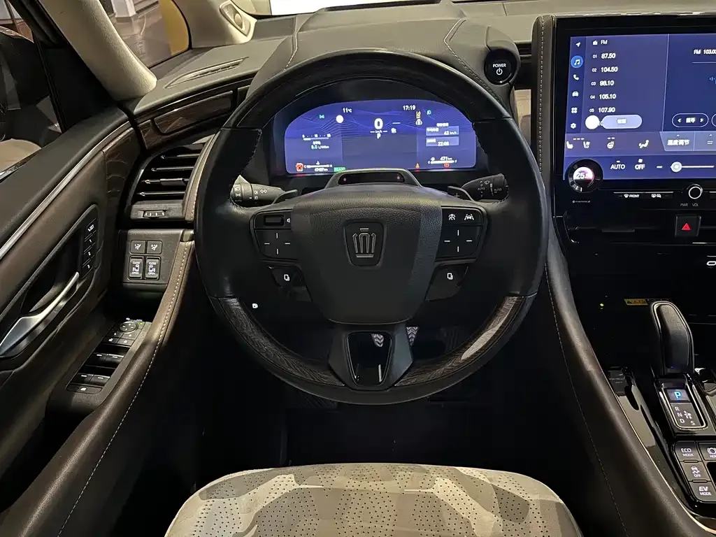 Toyota Vellfire — фото 2