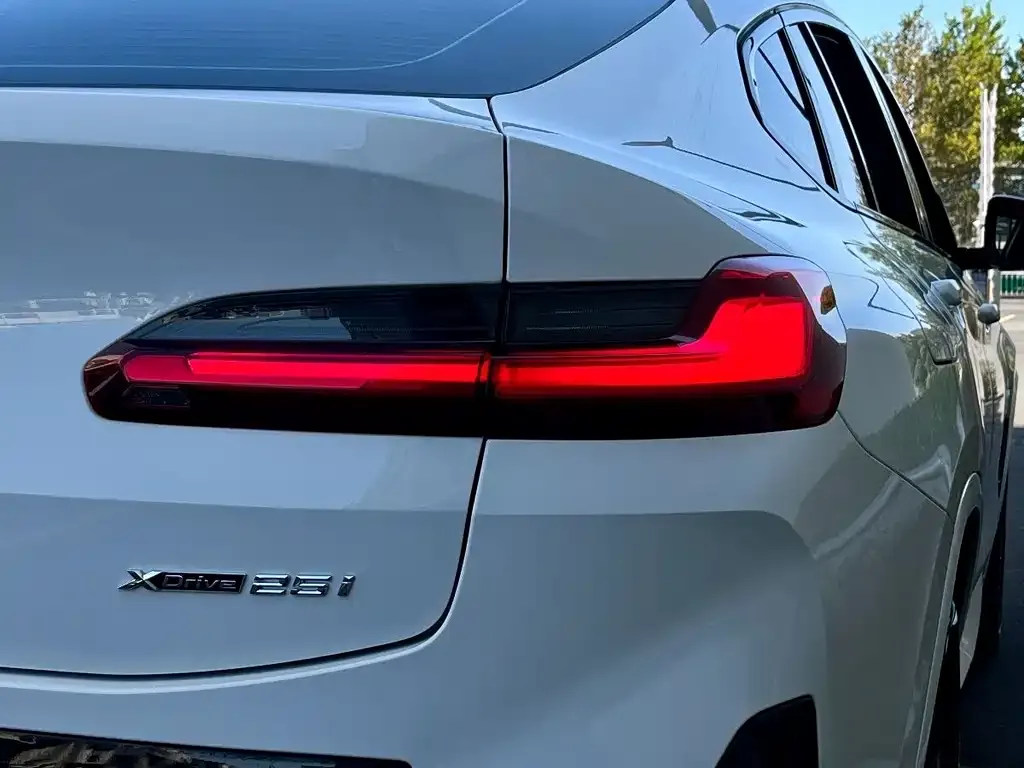 BMW X4 — фото 5