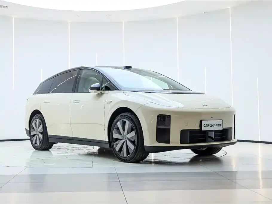 Li Auto i6 — фото 1