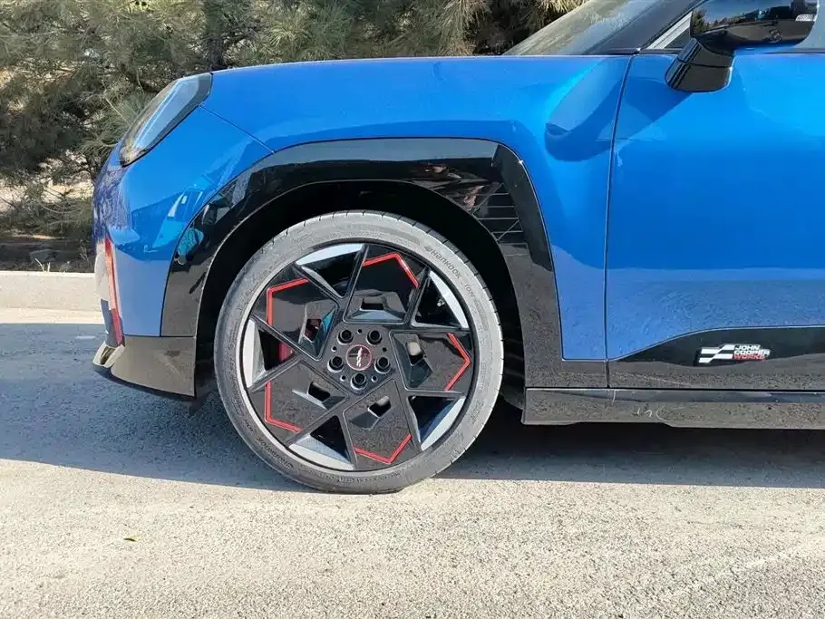 MINI Aceman JCW Electric — фото 6