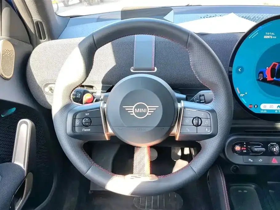 MINI Aceman JCW Electric — фото 3