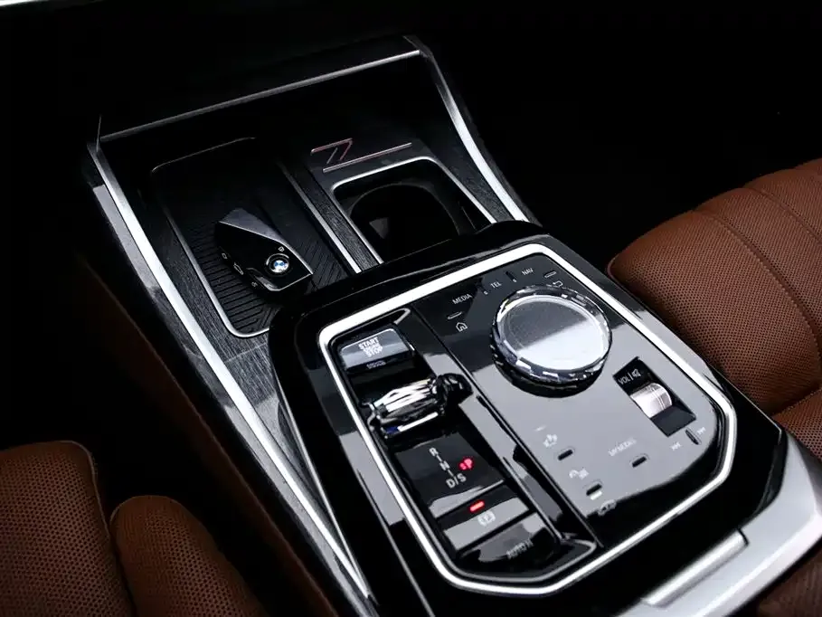 BMW 7 Series — фото 3