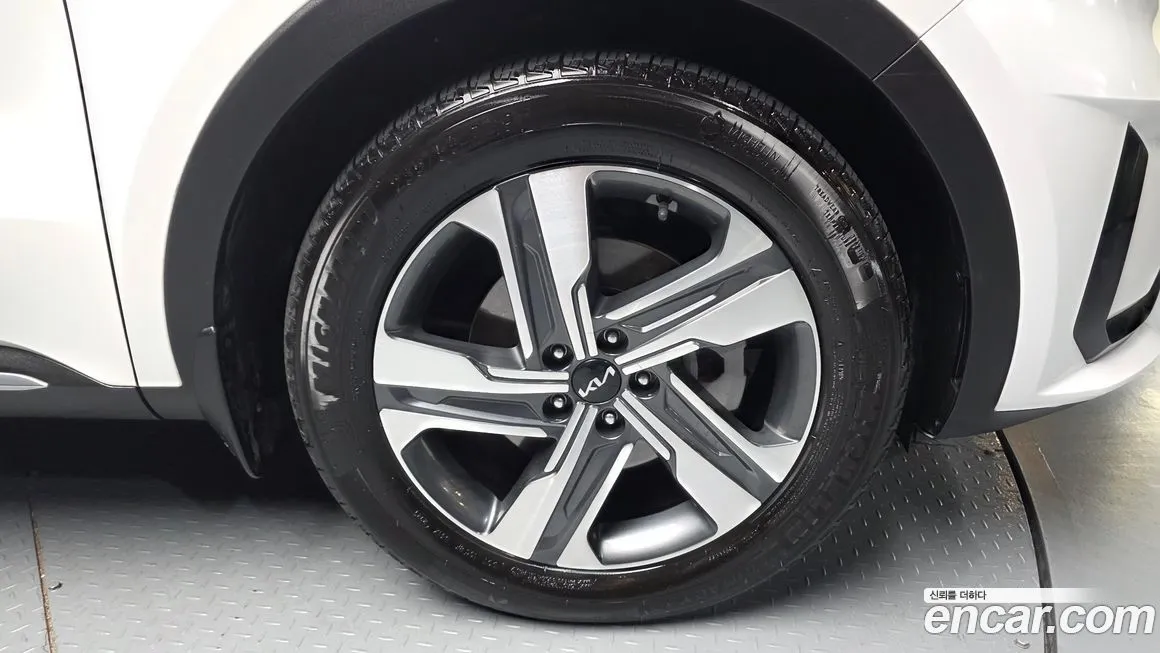 Kia Sorento — фото 6
