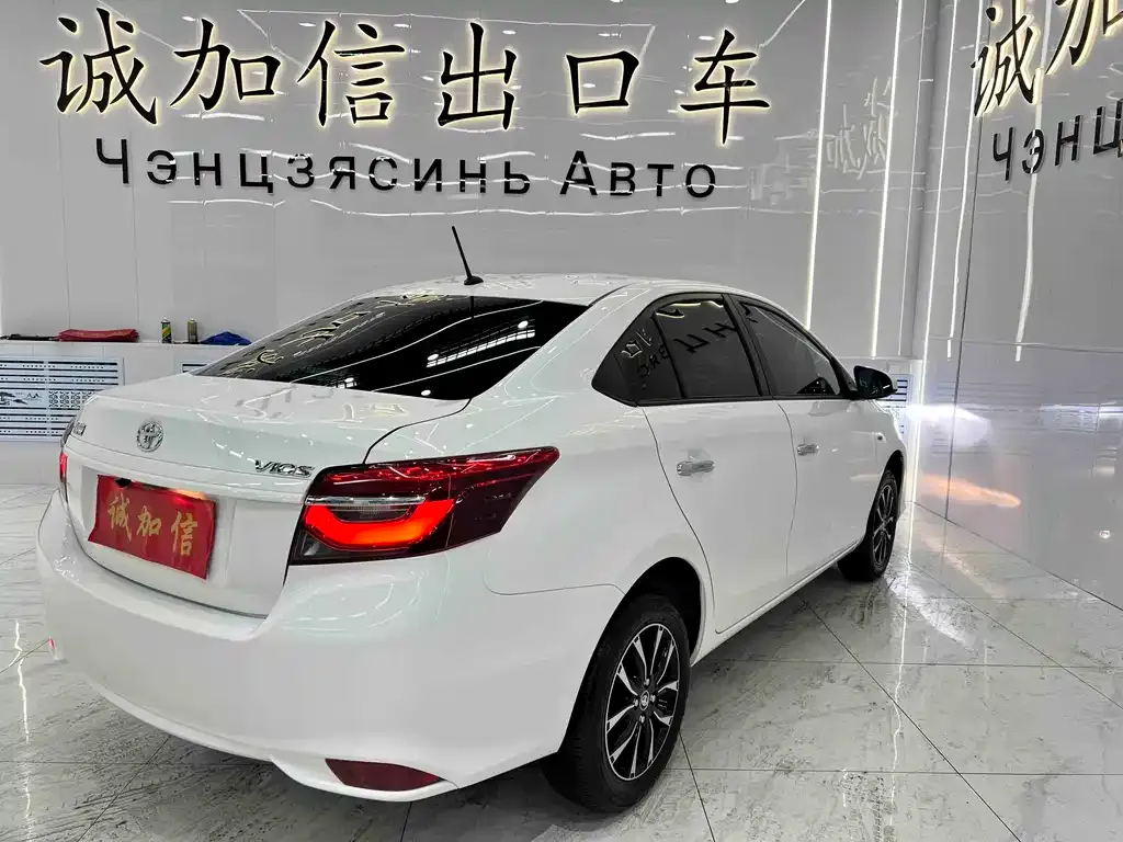 Toyota Vios — фото 8