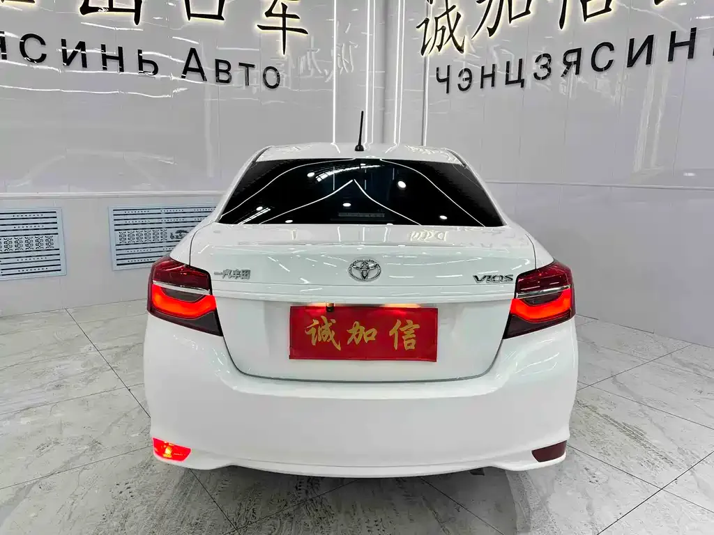 Toyota Vios — фото 2