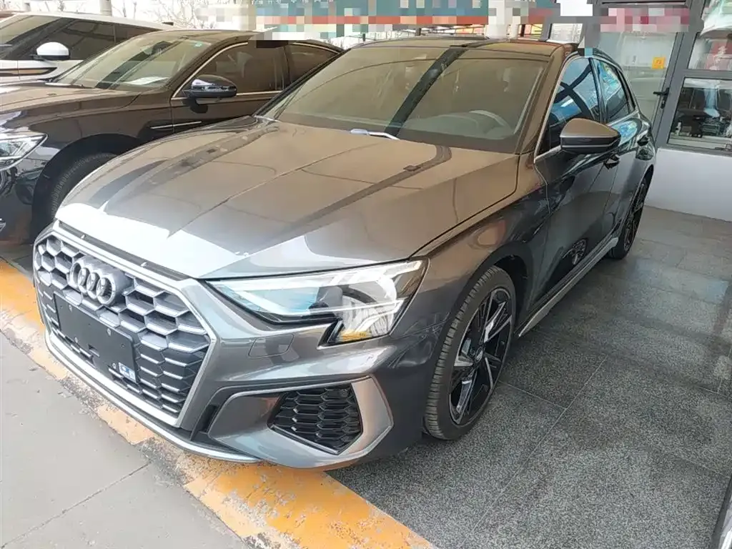 Audi A3 — фото 1