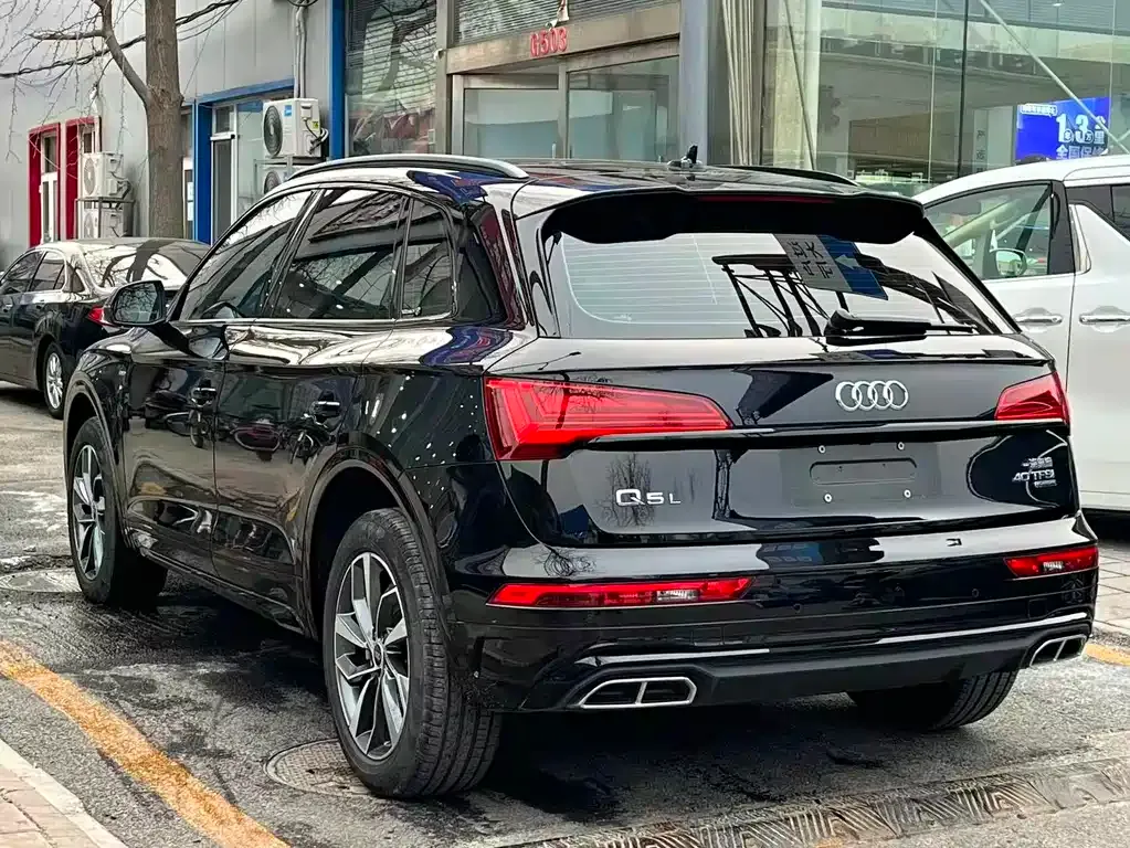 Audi Q5L — фото 7