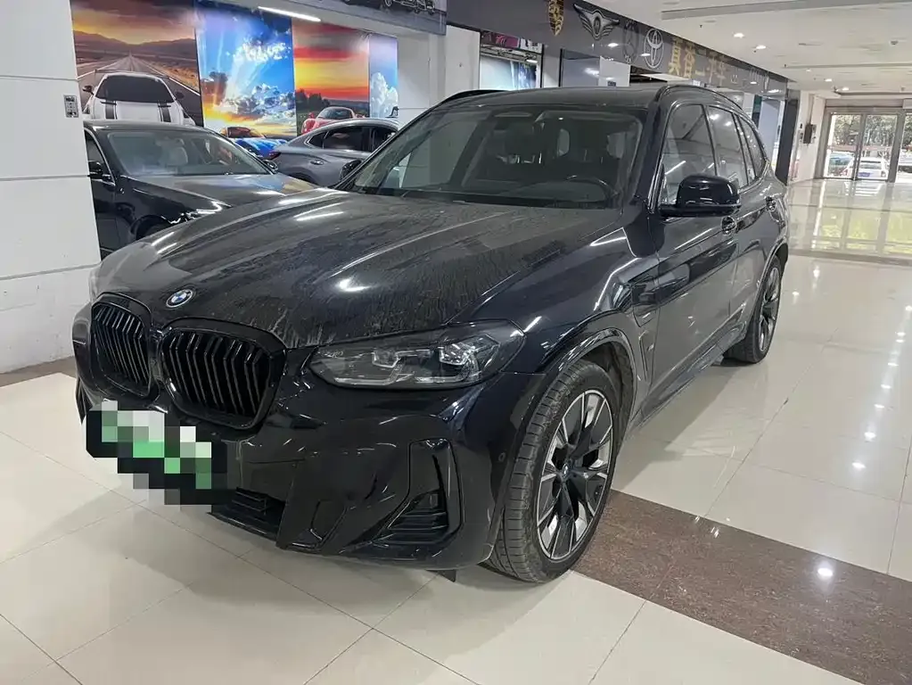 BMW iX3 — фото 1