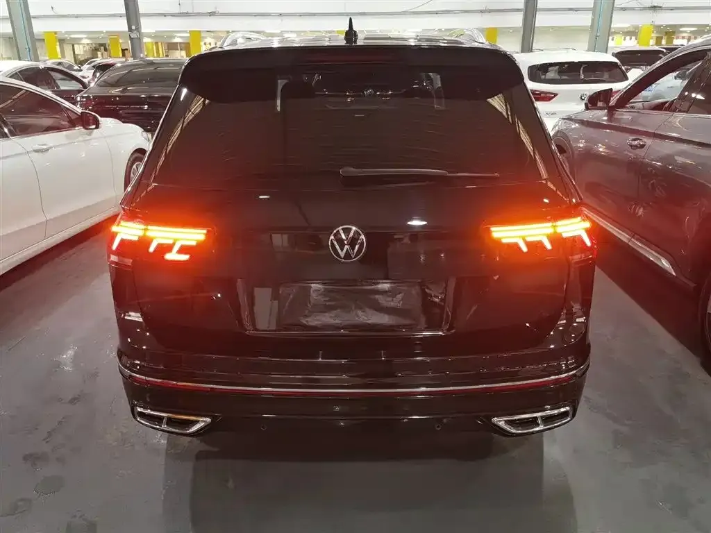 Volkswagen Tiguan L — фото 5