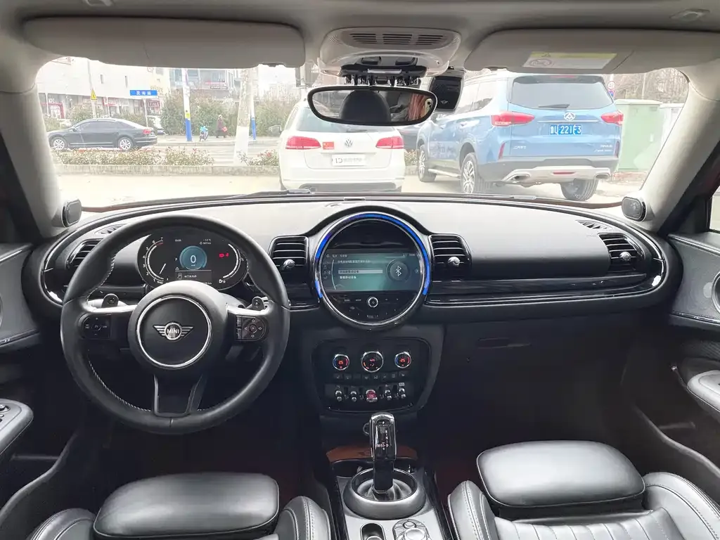 MINI Clubman — фото 3