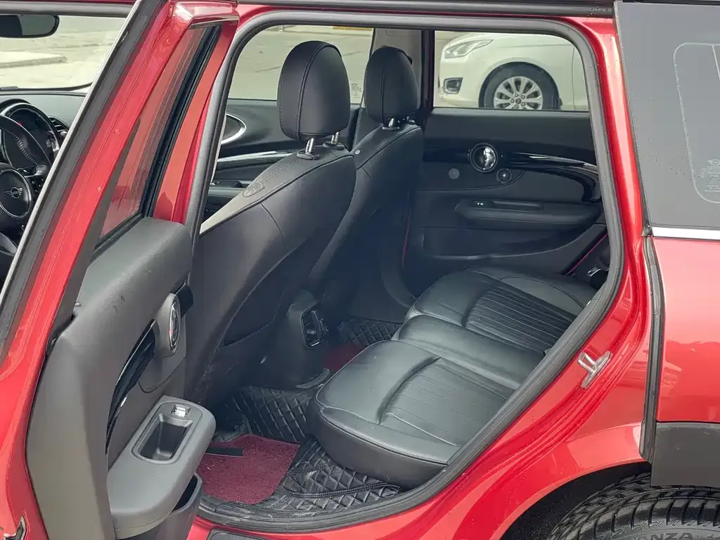 MINI Clubman — фото 2