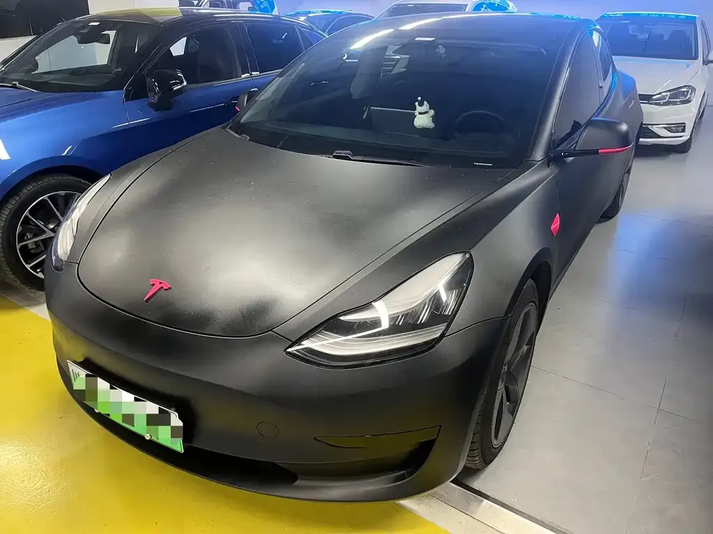 Tesla Model 3 — фото 1