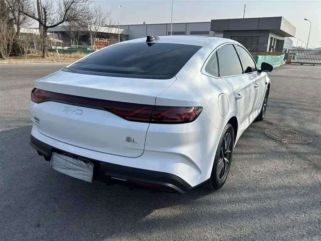 BYD Qin L — фото 2