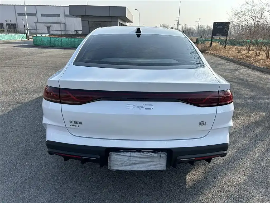 BYD Qin L — фото 9